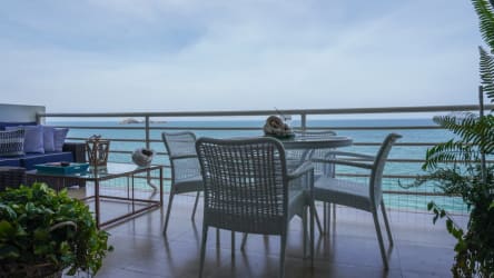 Beachfront 3BR 4BA Condo in PH Miramar Farallón