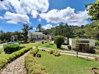 House for Sale and Rent in Altos del María - 4 bedrooms