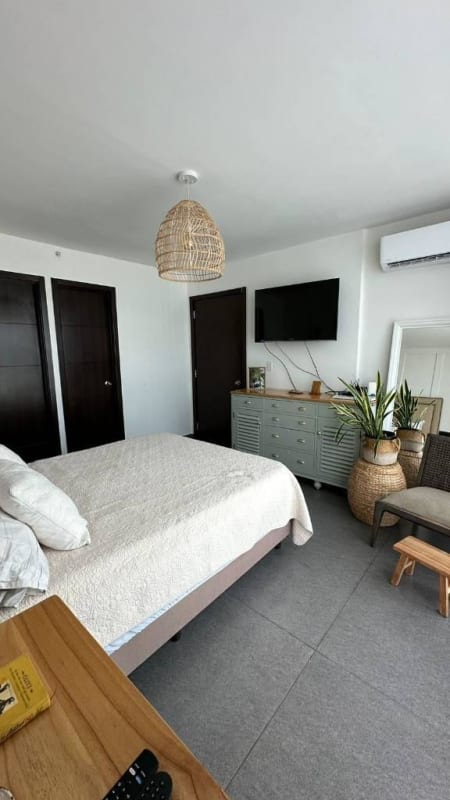 Condado del Rey 2BR Apartment for Sale in Kings Park Tower 200