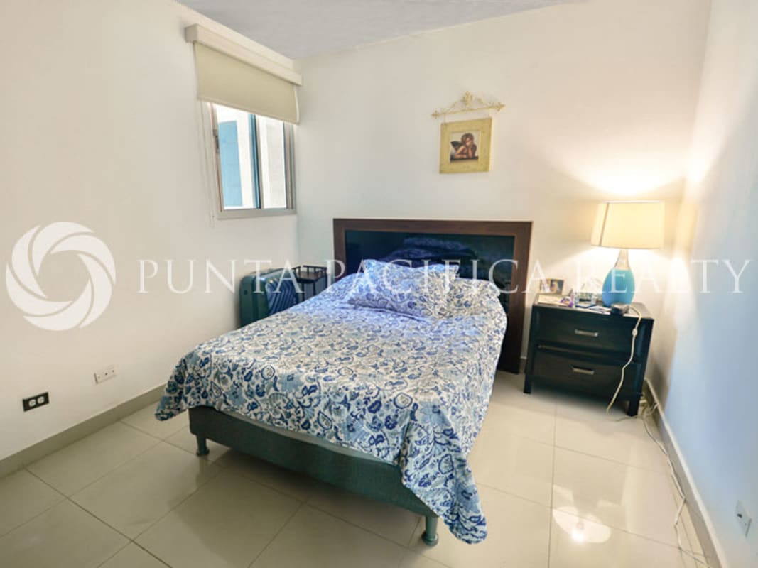 Second bedroom with ensuite bathroom and closet Serenity on the Bay Panama