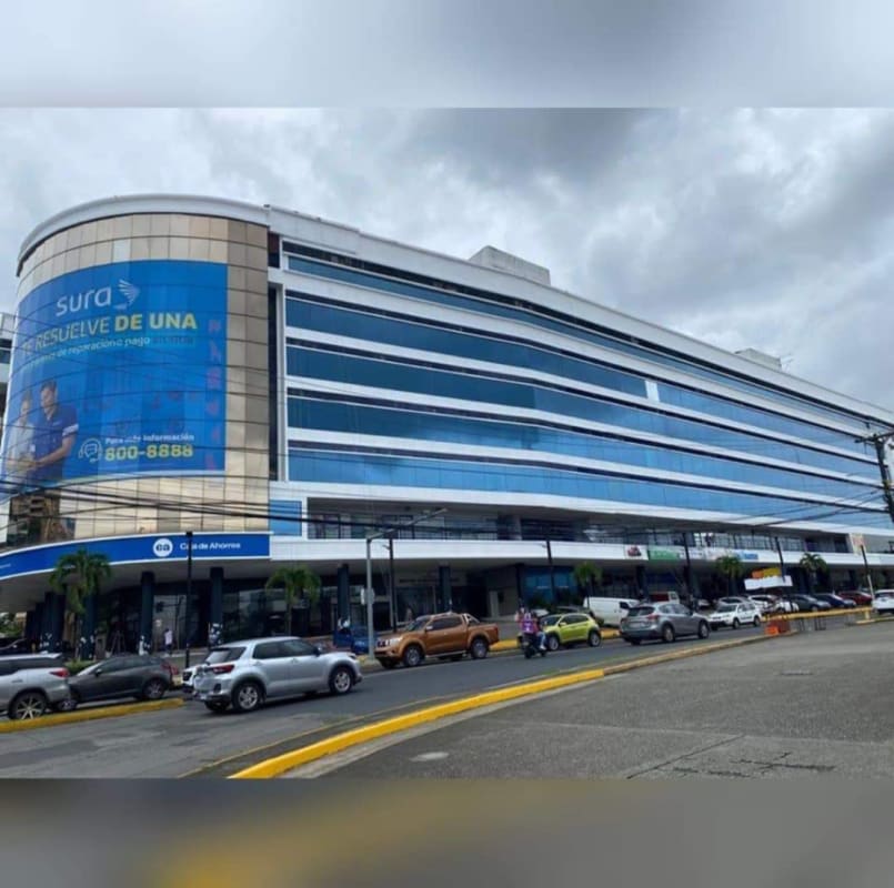 Glass facade commercial office tower PH Empresarial Villa de las Fuentes Panama City
