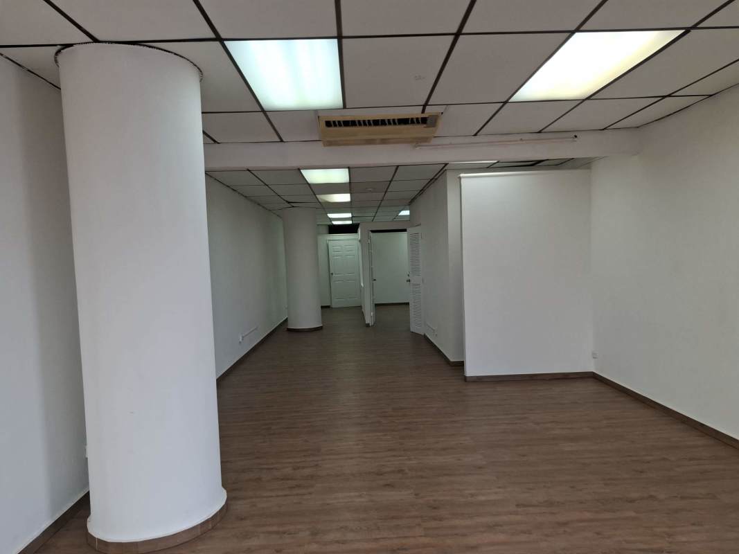 Interior commercial office space with division walls, drop ceiling in Panama City