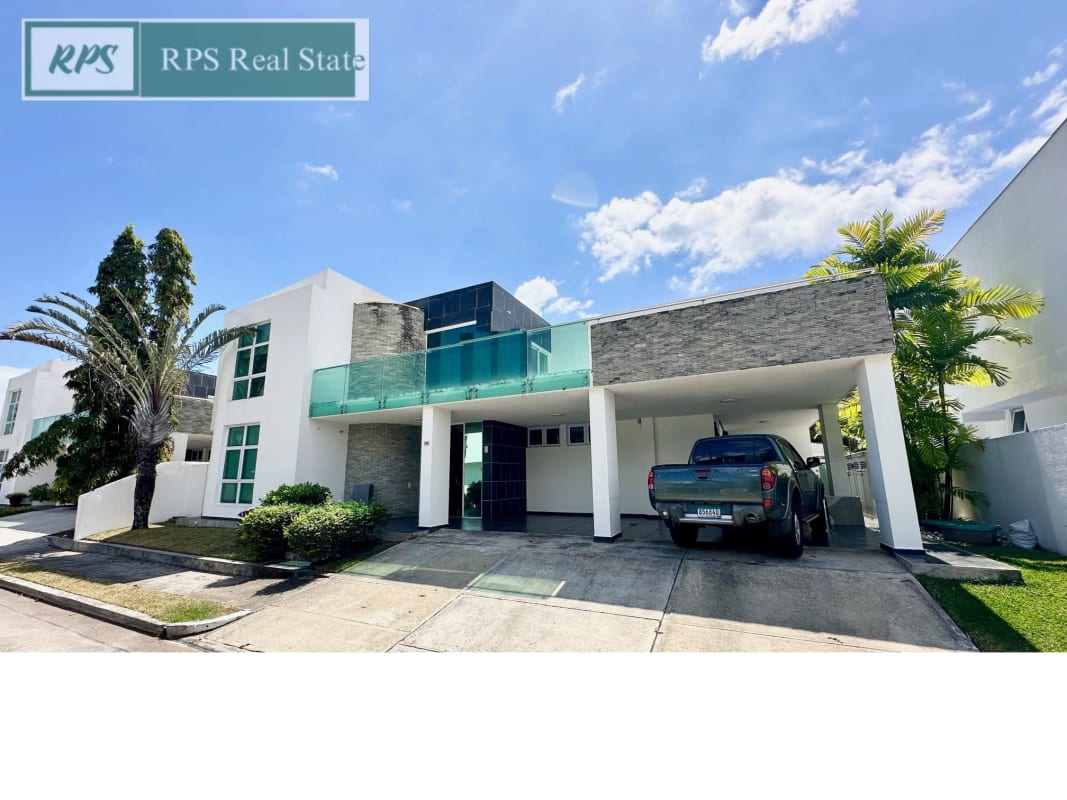 Luxury 4BR Home with Pool & Terraces PH Costa Esmeralda Costa Sur