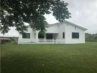 Rear garden fenced yard house for rent Hacienda Pacifica San Carlos Panama