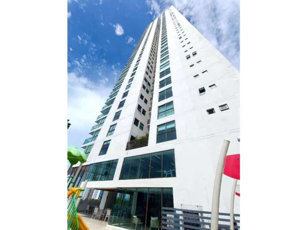 Tall luxury tower with contemporary design glass balconies in PH Park Lane Costa del Este