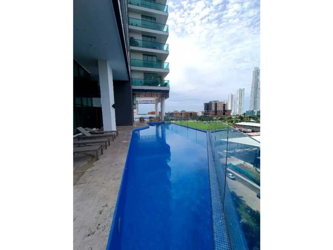 Modern high-rise infinity pool overlooking Panama skyline PH Park Lane Costa del Este
