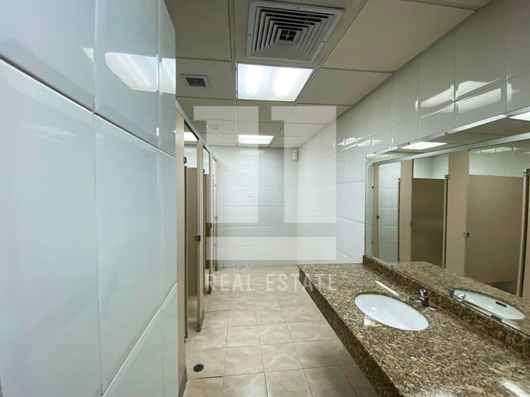 Large Commercial Office Space on Vía España PH Beta 120