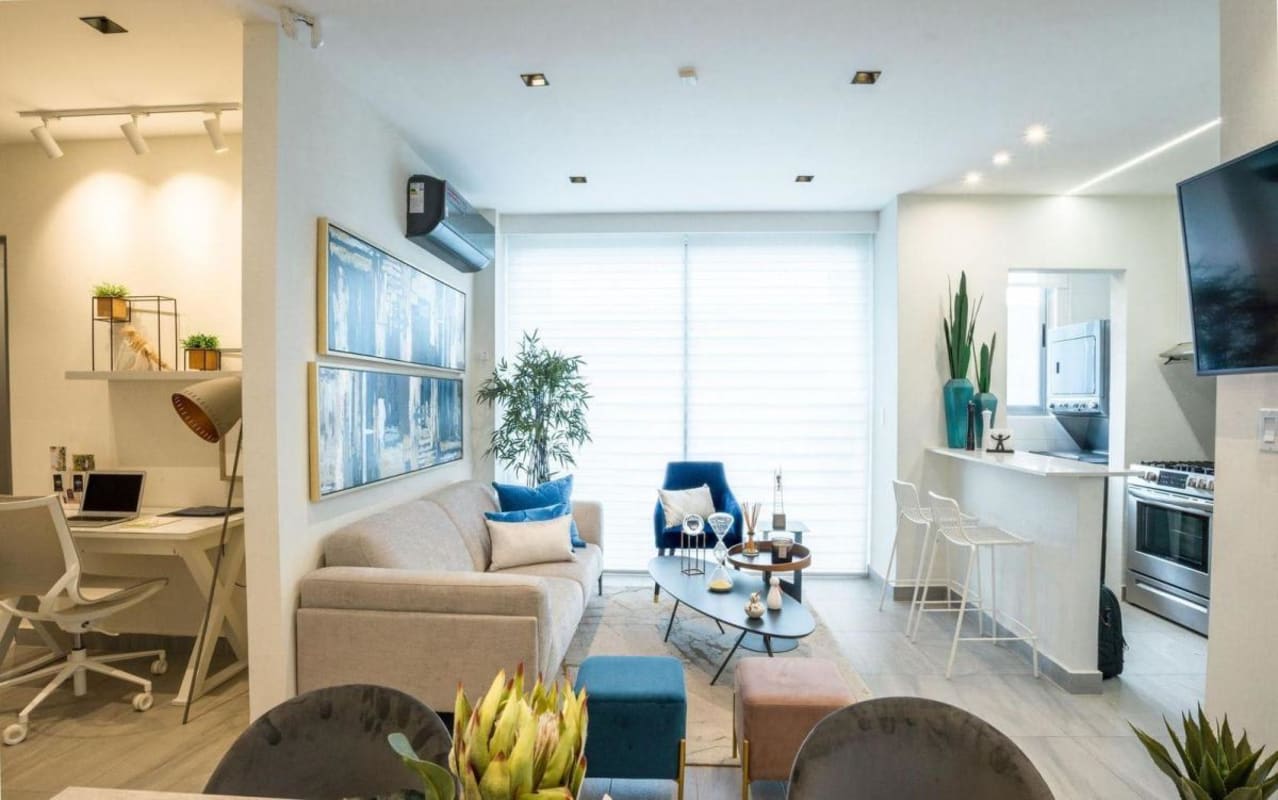 Modern bedroom with natural lighting in PH RISE Panama City for sale