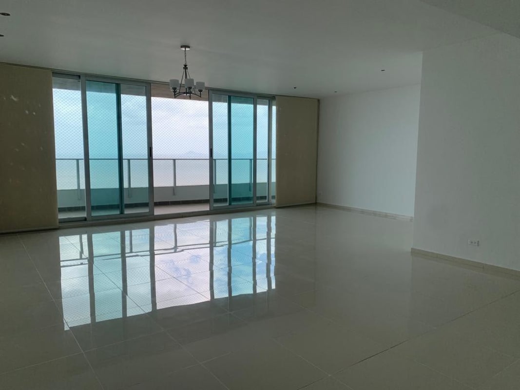 Spacious master bedroom with large windows, sea view balcony, ensuite bath PH Altamar Costa del Este Panama