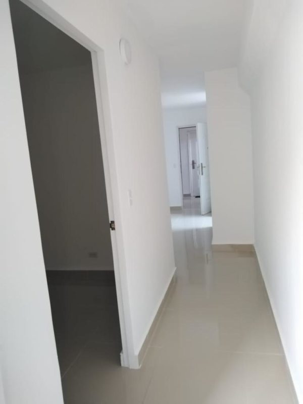 Laundry area with sink and tile PH Moliterno Rio Abajo investment property Panama