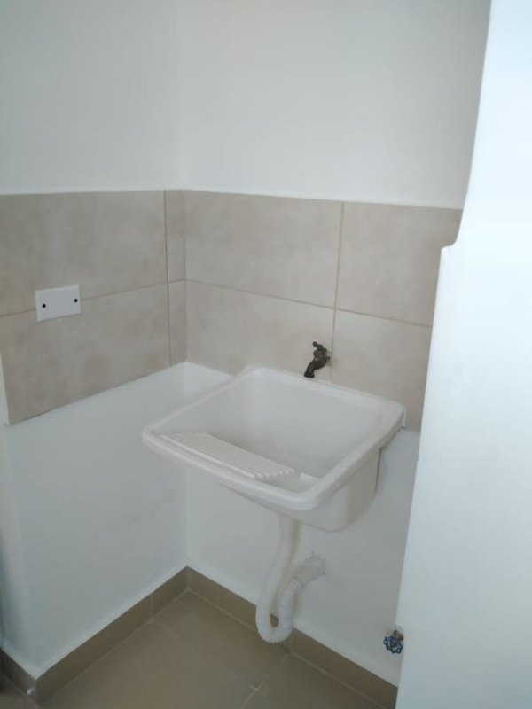 Remodeled bathroom with shower tiled walls PH Moliterno Rio Abajo Panama