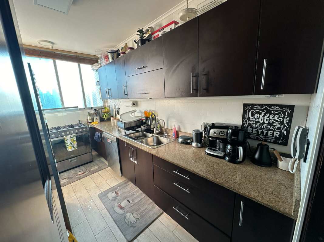 Bright second bedroom with city view, double pane windows and closet in PH Waterfront San Francisco Panama City