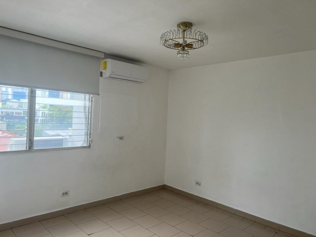 Modern kitchen with granite countertop and beige cabinets PH Mar Plaza Panama