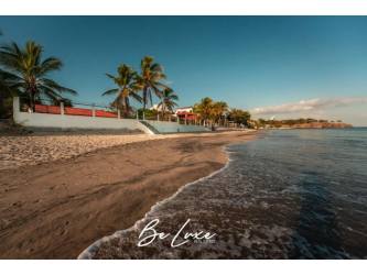 Beachfront House for Sale in Farallón, Río Hato
