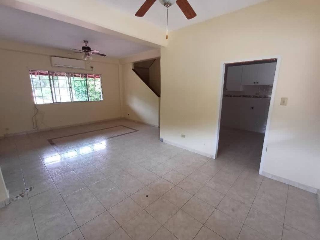 Independent studio apartment at backyard of house for sale in Albrook Panama