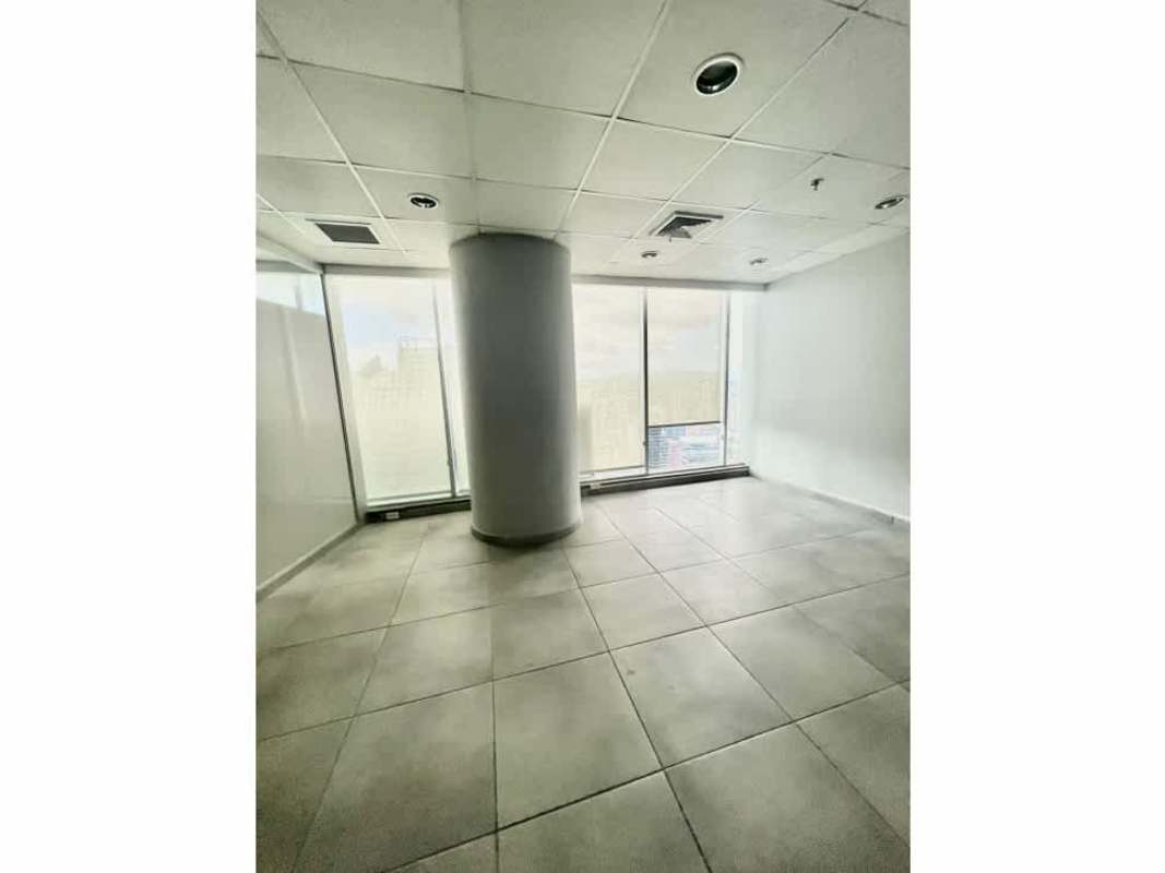 Marble luxury lobby with elevators at F&F Tower Calle 50 Panama