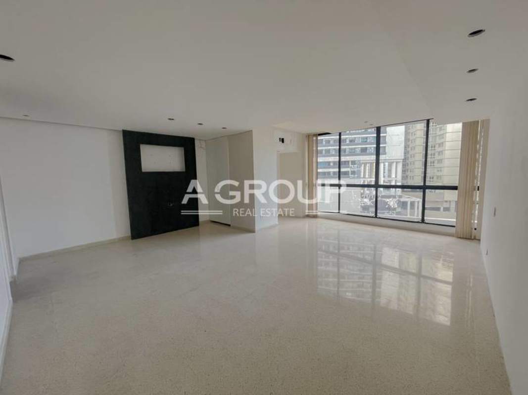 Rooftop swimming pool panoramic ocean city views PH Mar de Plata Panama