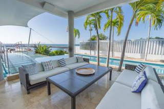 Luxury Beachfront Villa for Sale in San José - 7 bedrooms