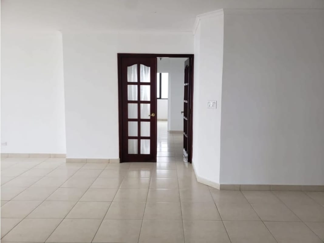 Spacious bedroom with closet en-suite bathroom city view PH Coco Palace Coco del Mar