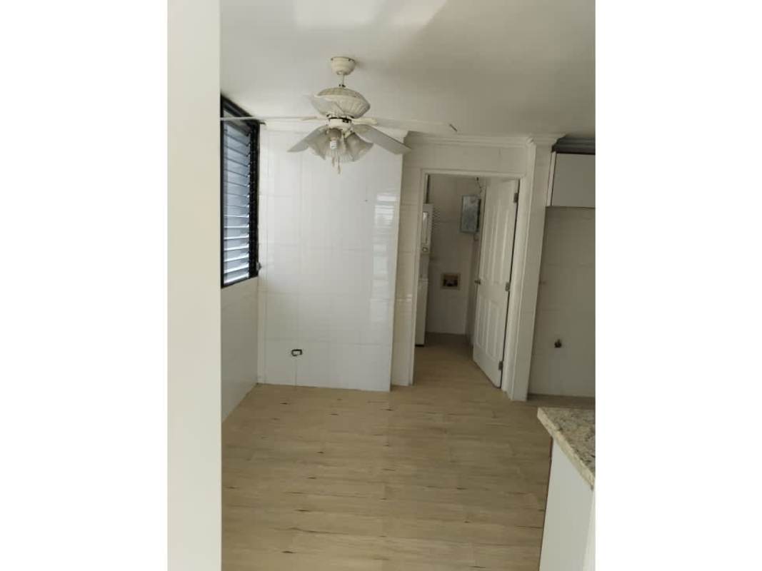 Bedroom with large windows and ocean views at PH Mar de Plata Punta Paitilla