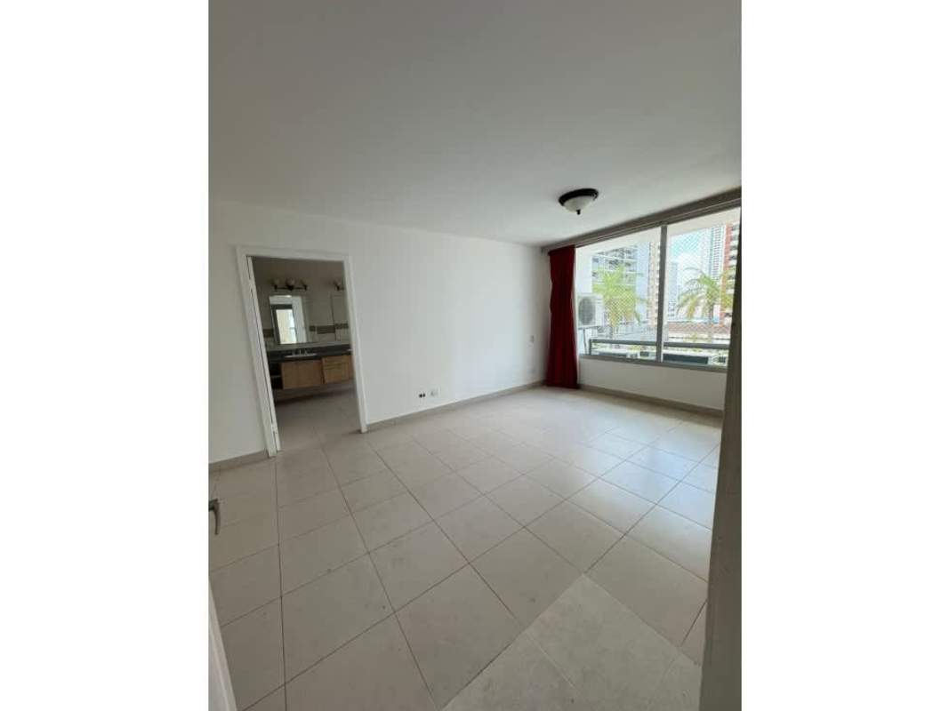 Bedroom with large window, ensuite bath, city view PH Tao San Francisco Panama