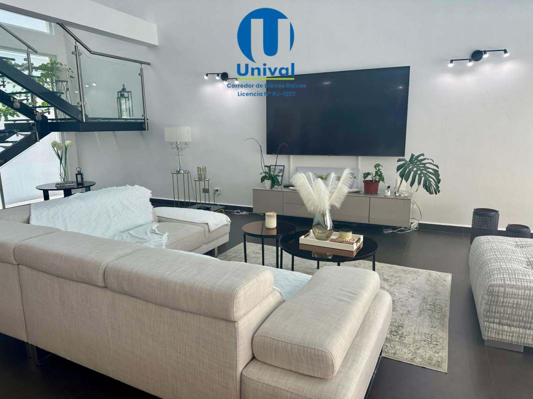 Solar-Powered 3BR Home with Pool in PH Costa Esmeralda