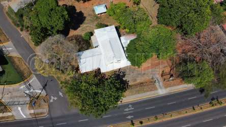 Entry point to large commercial development site Chitré city center