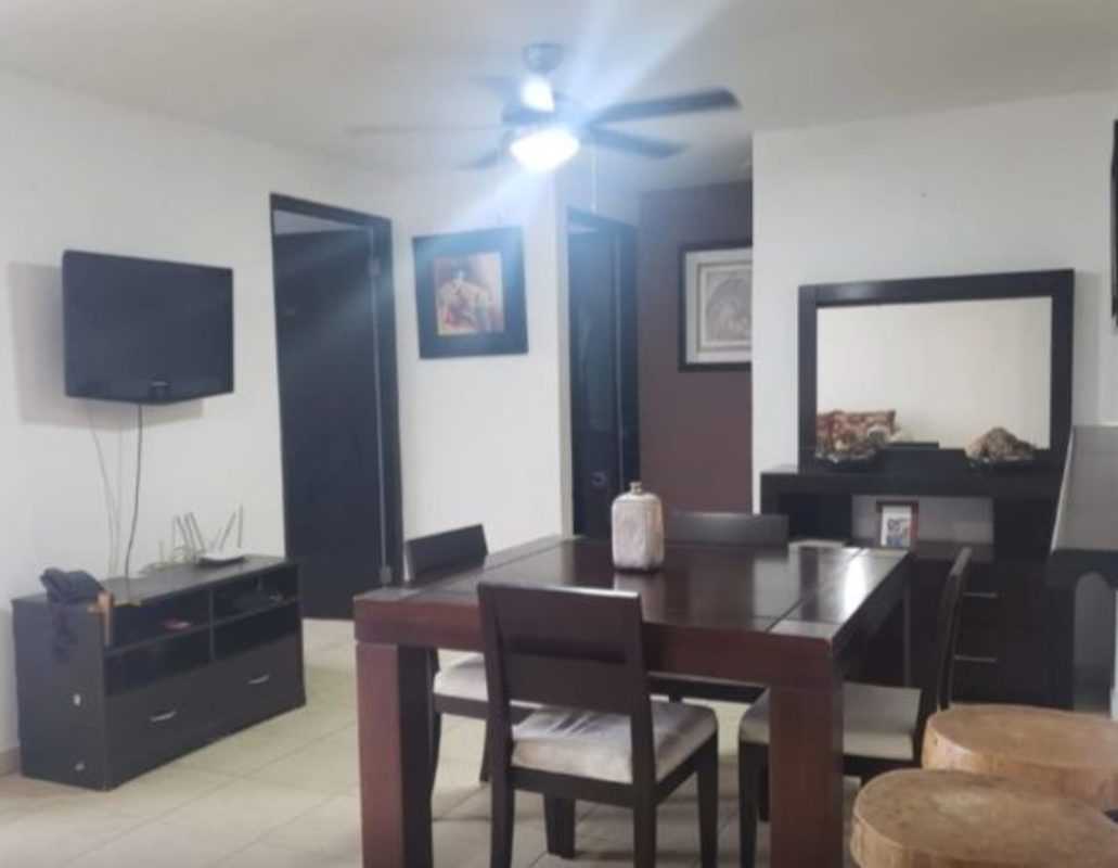 Swimming pool with deck area in PH RIM Tower 12 de Octubre Panama City