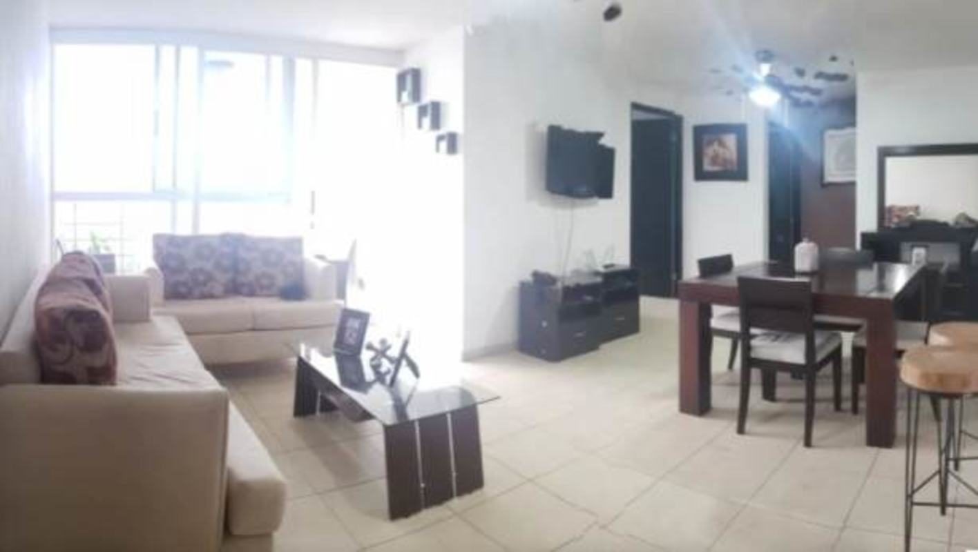 3BR Apartment in PH RIM Tower 12 de Octubre