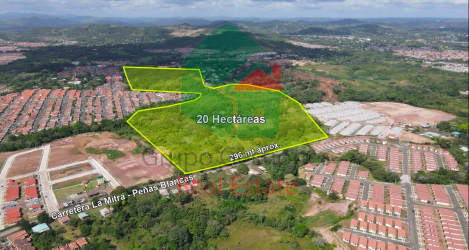 Aerial photo showing 20 hectares of land with nearby housing developments in La Chorrera Panama