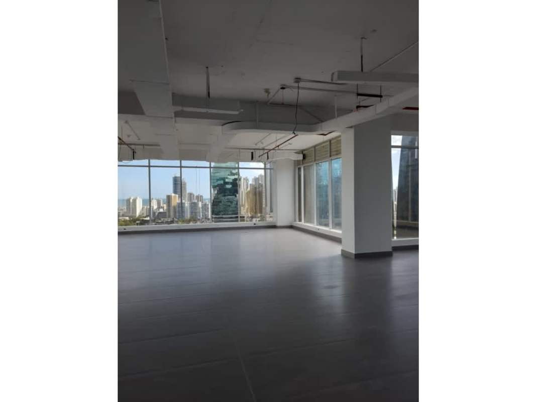 Large office area with city skyline views in PH Panama Design Center Obarrio
