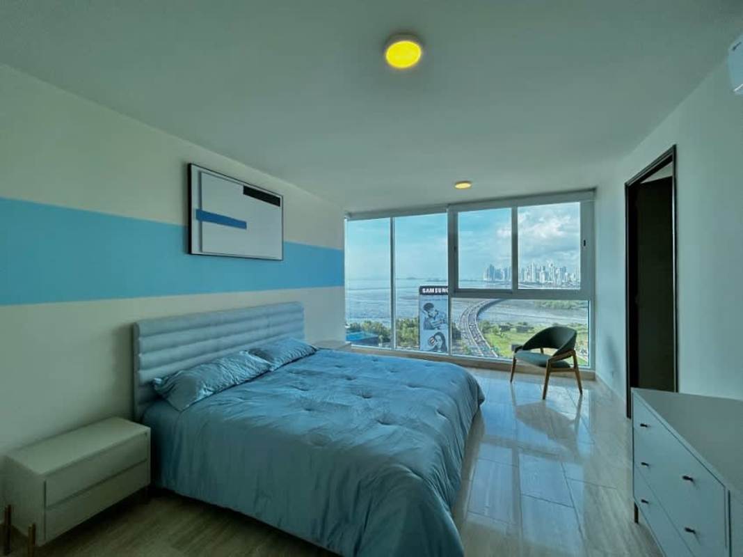 Master bedroom with walk-in closet, ensuite bath and ocean view in PH The Regent Costa del Este Panama