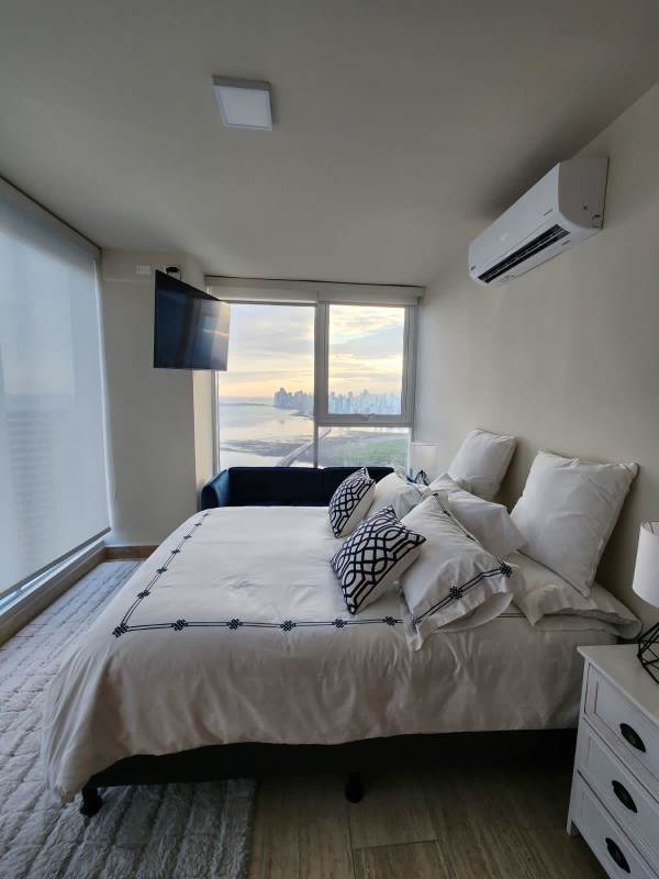 Fully equipped modern kitchen with granite countertops and stainless steel appliances in PH The Regent Costa del Este Panama