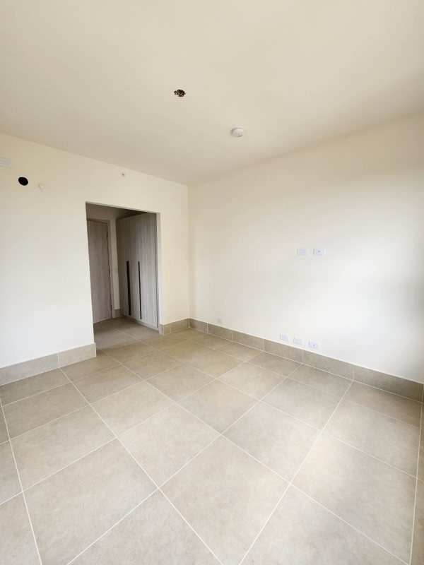 Ensuite master bedroom with golf view window in PH Ocean House Santa Maria Panama