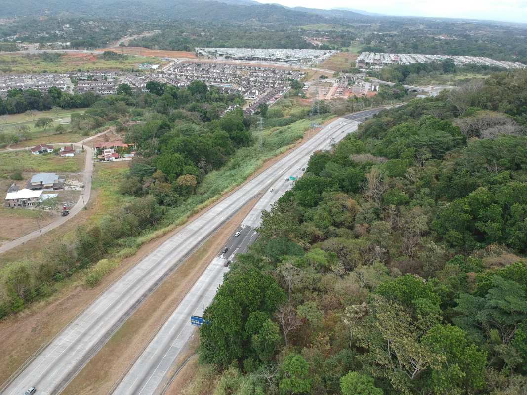 Expansive lot in exclusive Club de Golf neighborhood in Panama