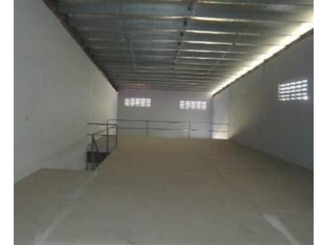 Industrial Warehouse Park 7400m² Near Airport Juan Díaz