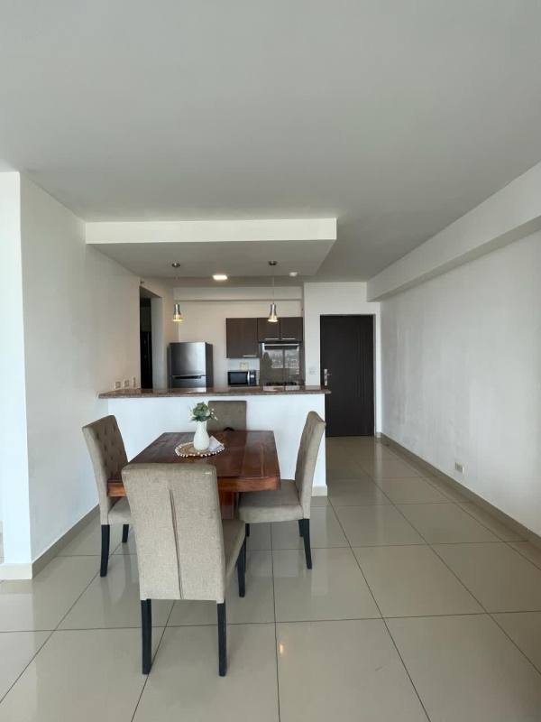 Modern 2BR High-Floor Apartment PH Top Towers Costa del Este