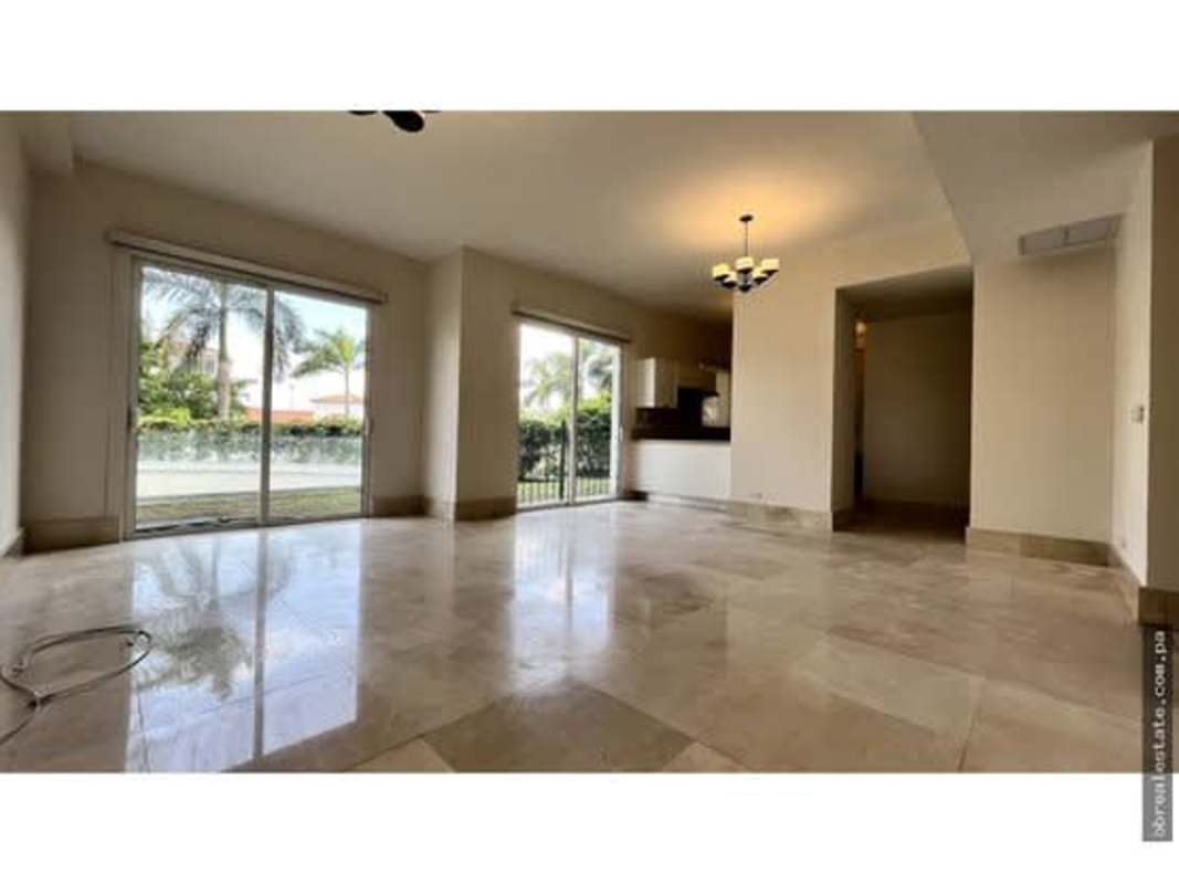 Ground Floor Apartment with Garden PH The Reserve Santa Maria