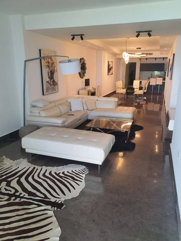 Contemporary living room in PH Yoo with panoramic ocean views on Avenida Balboa