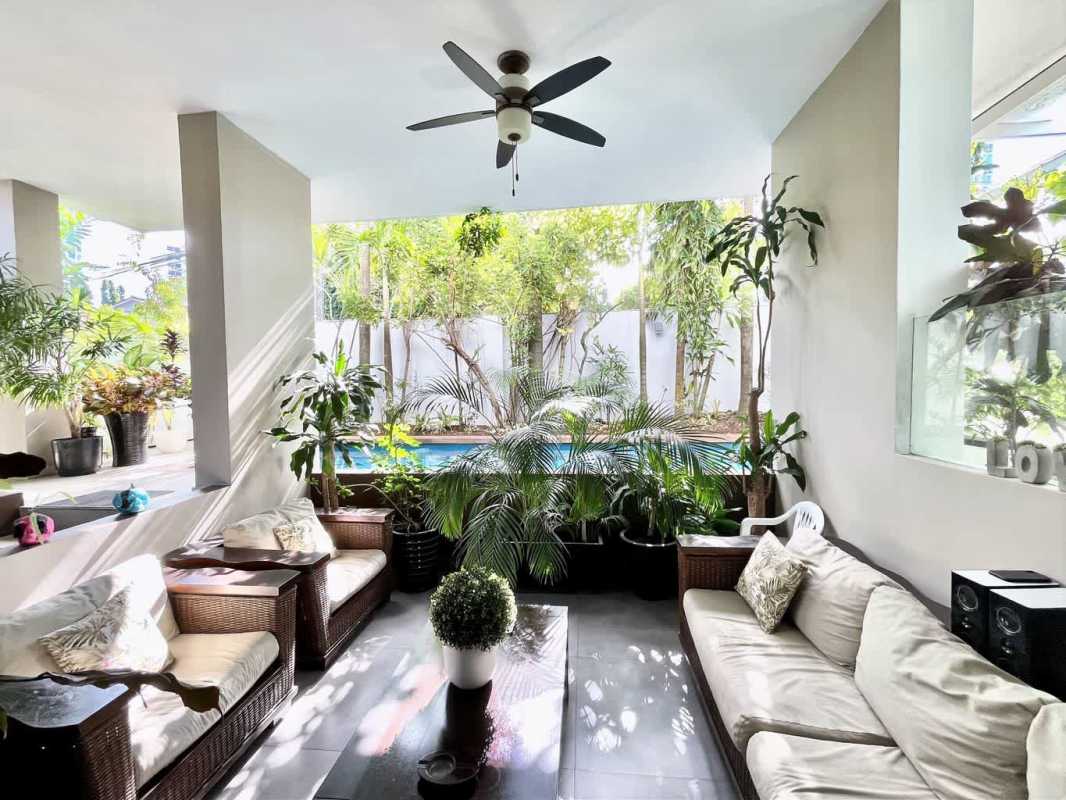 Rooftop terrace social area with panoramic views at PH Minimal Houses Altos del Golf