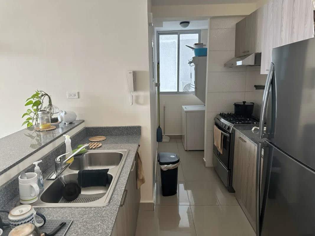 Secondary bedroom with closet and large window PH Coral Towers Panama City