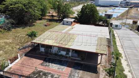 Single level structure on commercial investment lot near mall in Chitre Panama