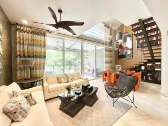 Double-height beachfront loft with open living-dining room and contemporary style in Puntarena Buenaventura