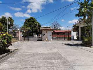 Single-family House for Rent in Las Lomas - 3 bedrooms