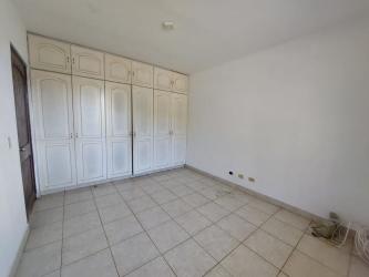 Modern 3BR Home with Private Garden in Guadalupe La Chorrera