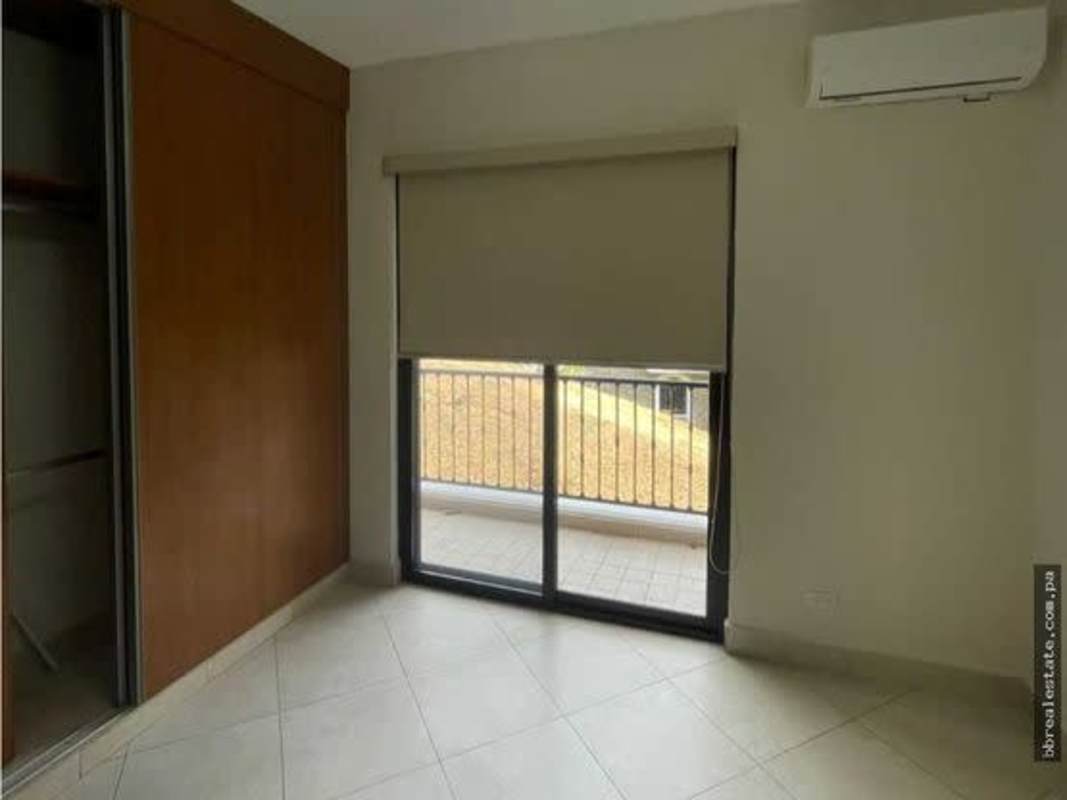 Landscaped gardens and recreation areas at PH Embassy Gardens Clayton