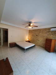 Apartment for Sale in Clayton - 3 bedrooms