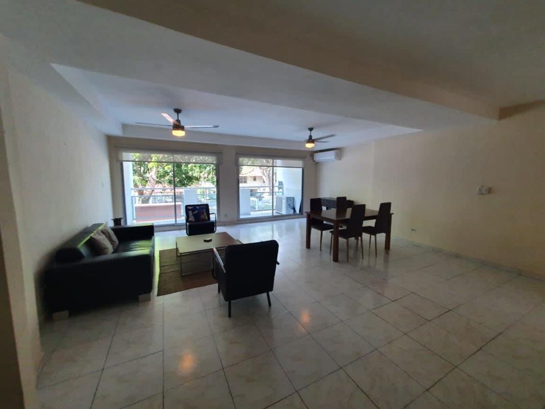 Spacious living dining room with sliding glass doors to balcony PH Clayton Park Clayton Panama