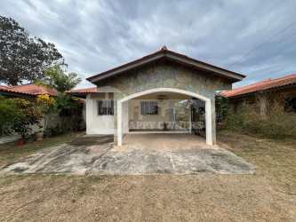 Bright living area with ceramic tile floors in cozy 2BR home Chitre Herrera Hola Realty