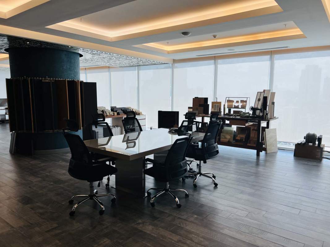 Secure reception lobby with electronic glass entry PH Oceanía Business Plaza Panama